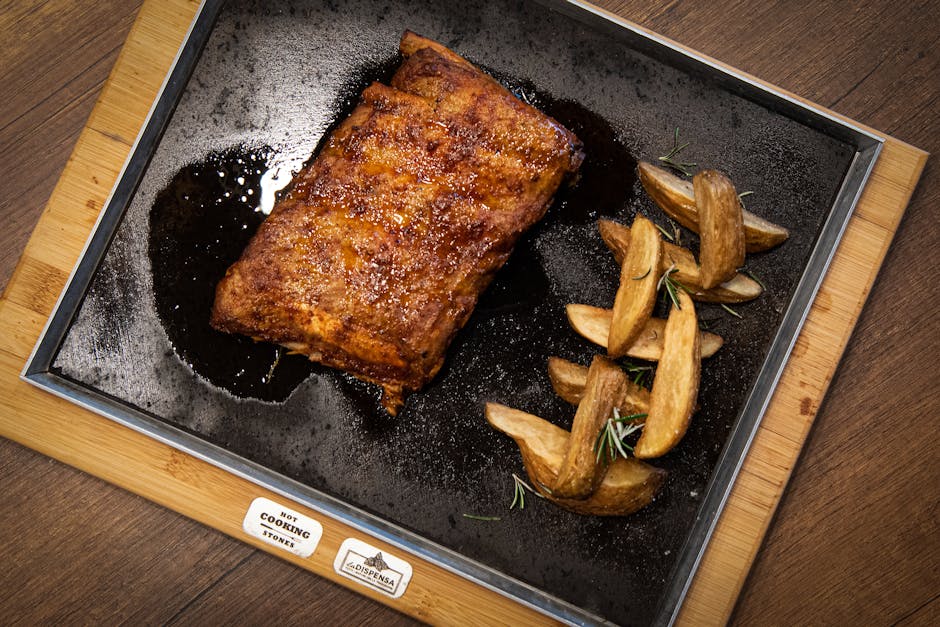 Svinefilet med sprø svor og hasselbackpoteter