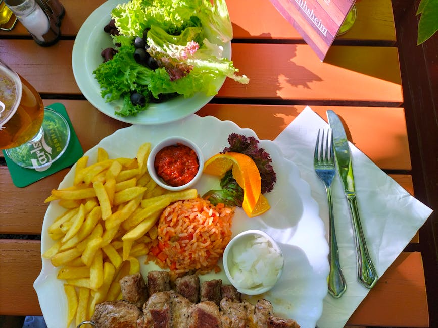 Greske grillspyd med kylling, fisk og orzosalat