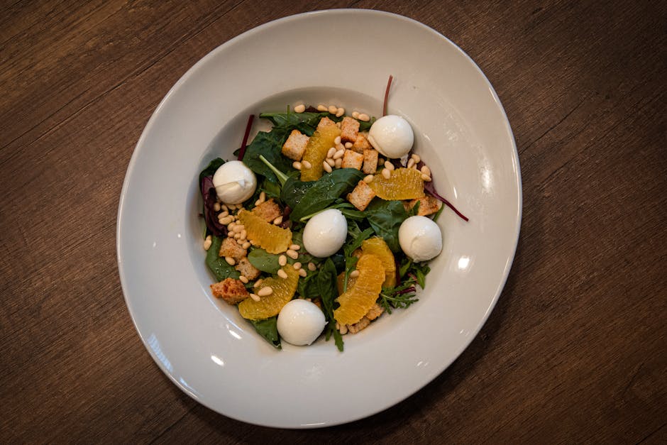 Sitrussalat med ristede frø og pinjekjerner