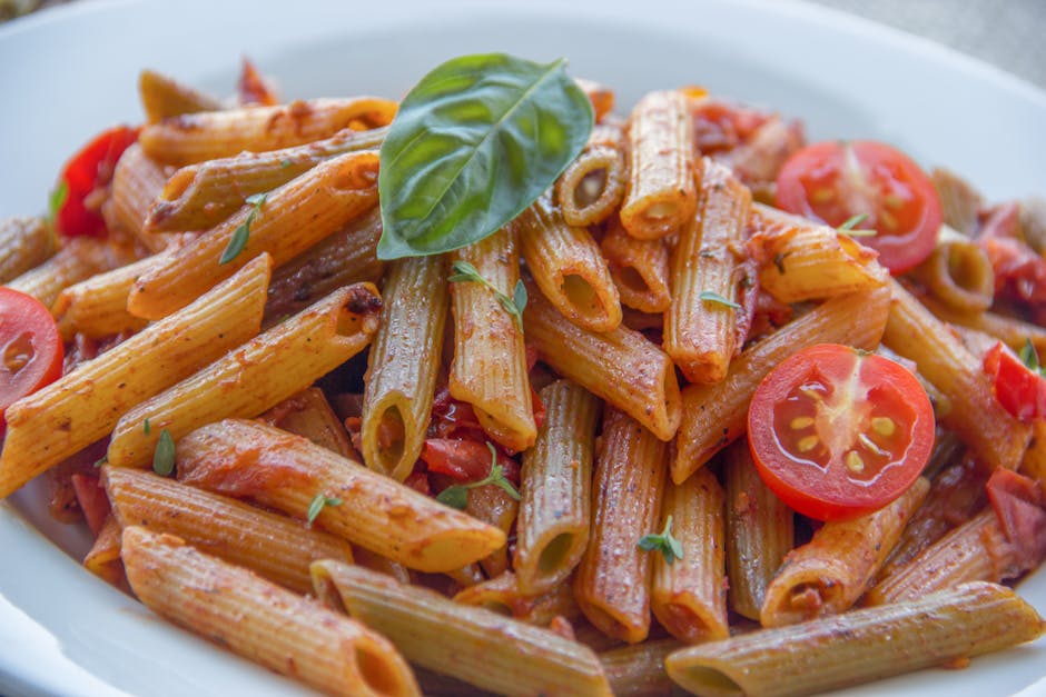 Sardinsk pasta med tomatsaus og basilikum