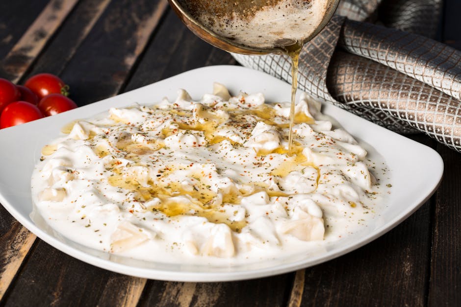 Manti med lammekjøtt og yoghurtsaus