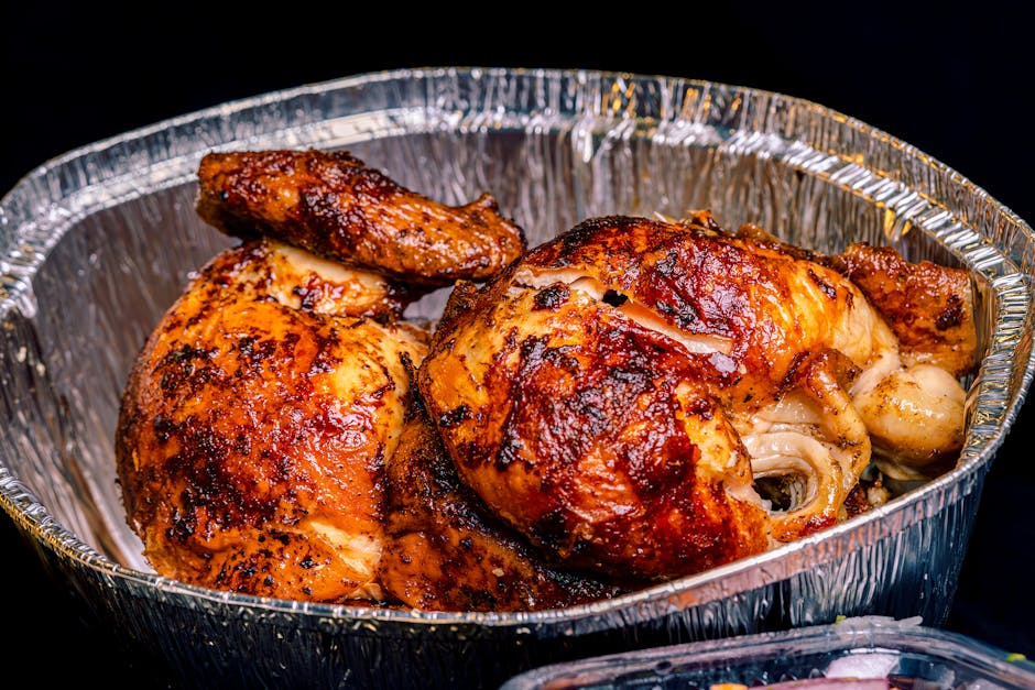 Foliepakket kylling Puttanesca med hvitløksbrød