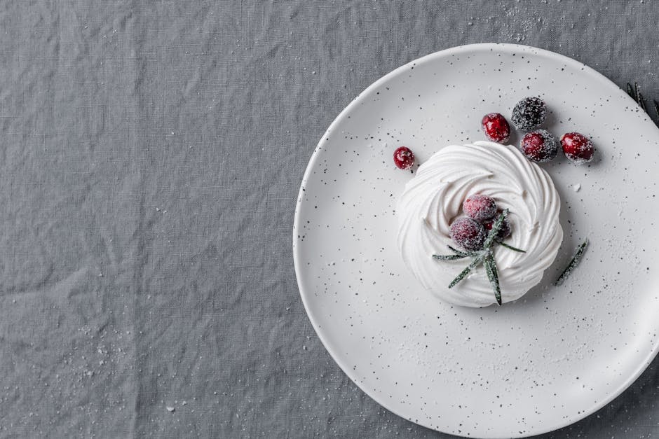 Meringue-trifle med bringebær og mynte