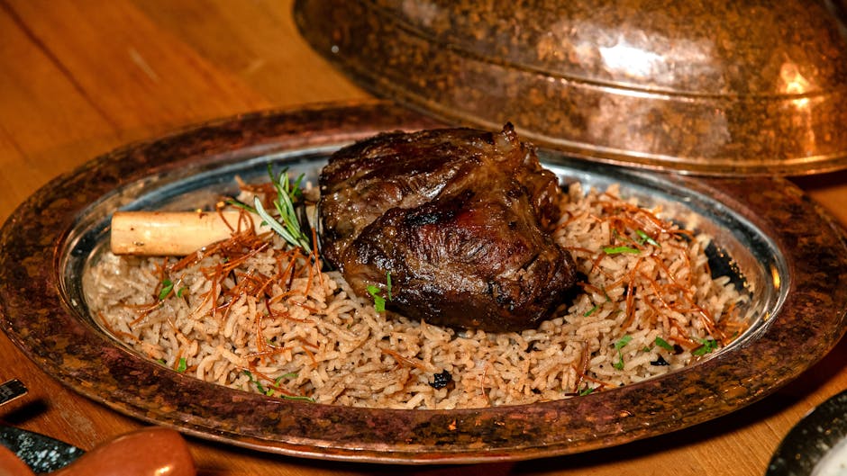 Lam tagine med kikerter, rosiner og harissa