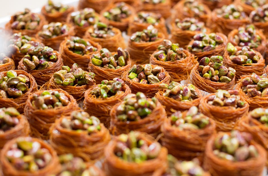 Baklava-kopper med nøtter og honningsirup