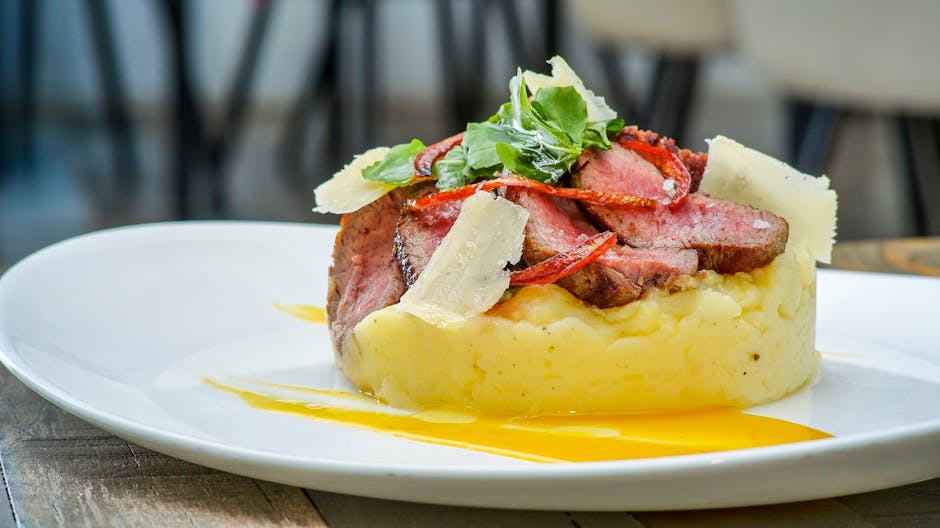 Smørstekt reinsdyrfilet med potetmos og viltsaus