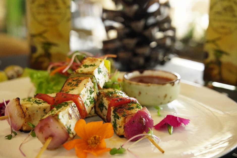 Marinerte grønnsaksspyd med halloumi og avokadodipp