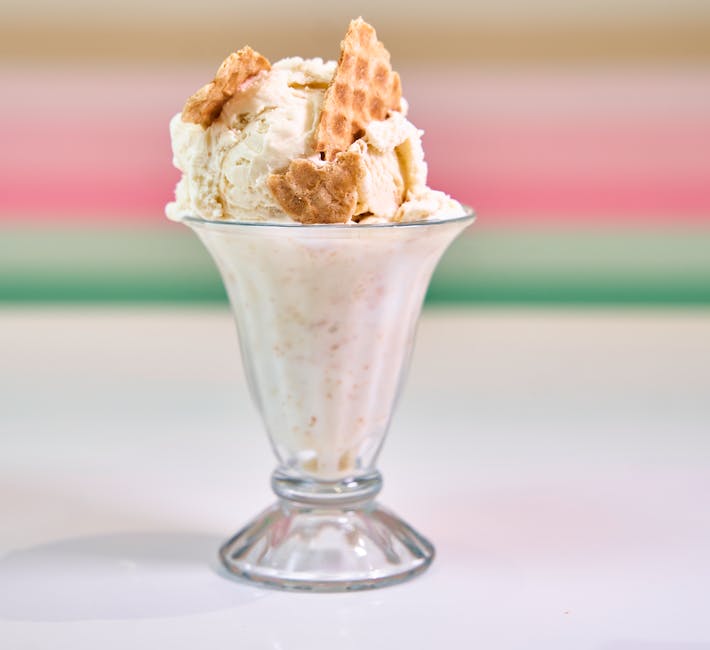 Cashew-crunch sundae med vaniljeis