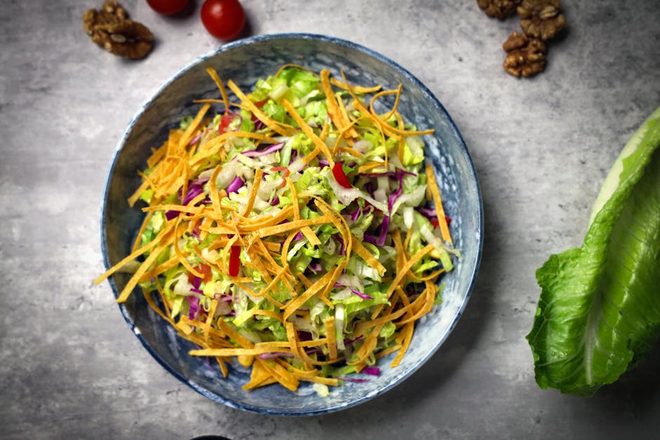 Rødkål- og endivesalat med valnøtter