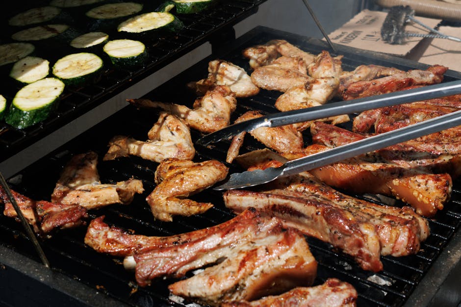 BBQ-saus med grillet ribbe, kylling og reker