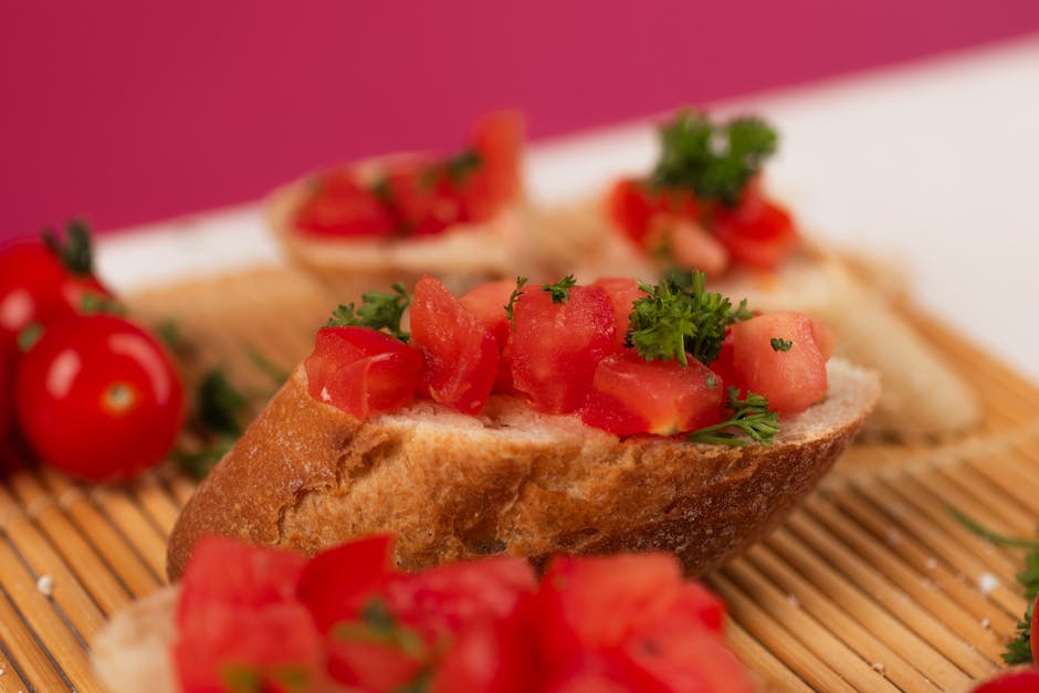 Jordbær- og tomatmarmelade crostini
