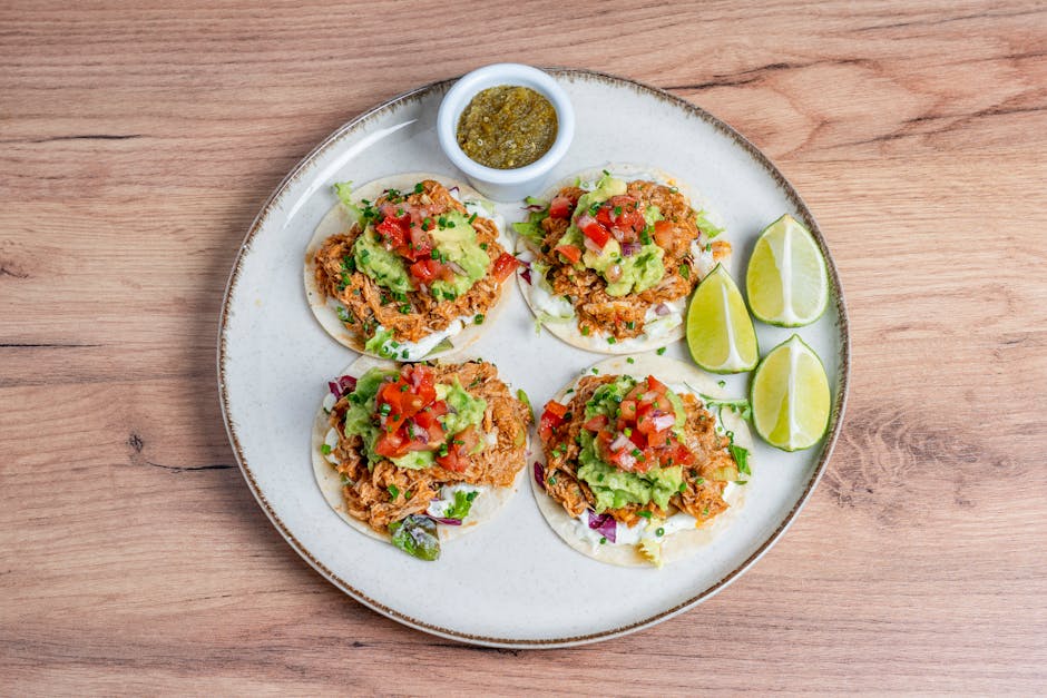 Sopes med strimlet oksekjøtt og tomatillo-guacamole