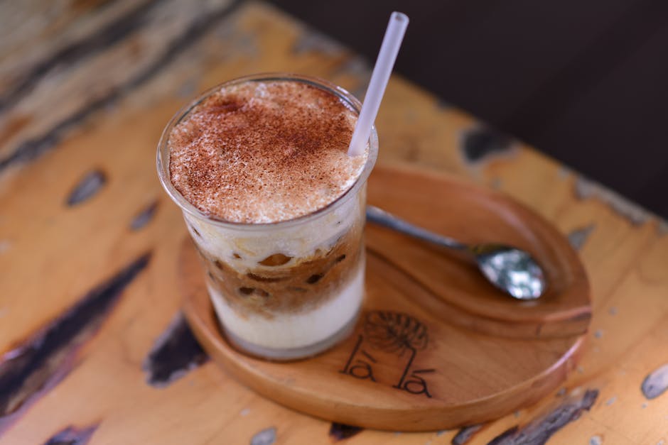 Frostig cappuccino med sjokolade og kanel