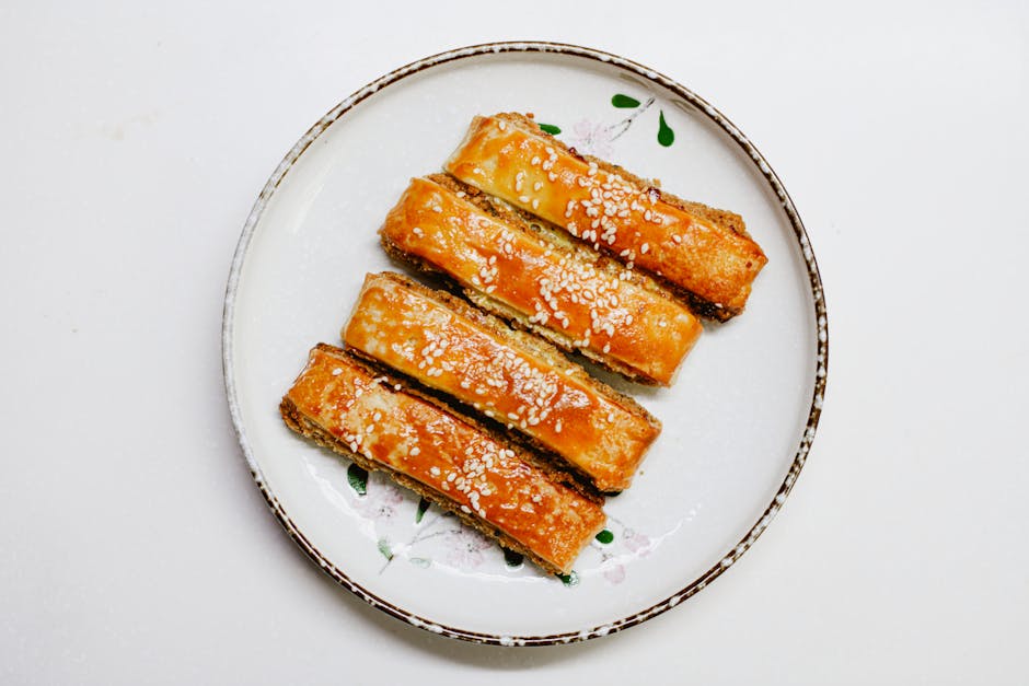 Sprø parmesan- og valmuefrøstenger av butterdeig