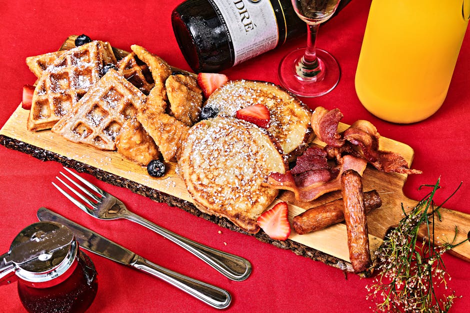 Tømmerhoggerfrokostgrateng med vafler og pølse