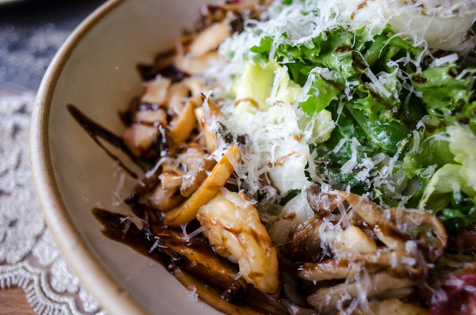 Frisée-, pancetta- og varm soppsalat med trøffel- og soyavinaigrette