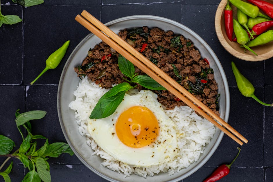 Asiatisk risbolle med grønnsaker og speilegg