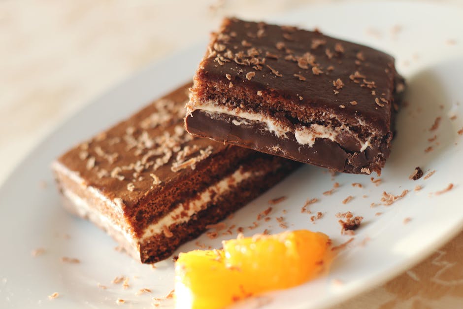 Mini brownies med appelsinkremostglasur