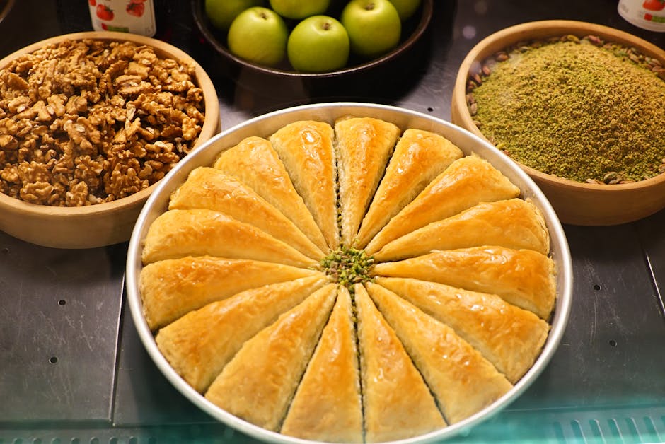 Klassisk baklava med valnøtter og pistasj