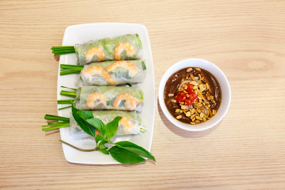 Vietnamese sommeruller med krydret peanøttsaus