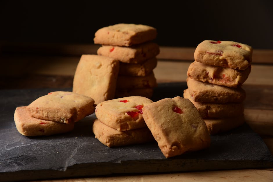Sjokolade- og kirsebær shortbread-kjeks