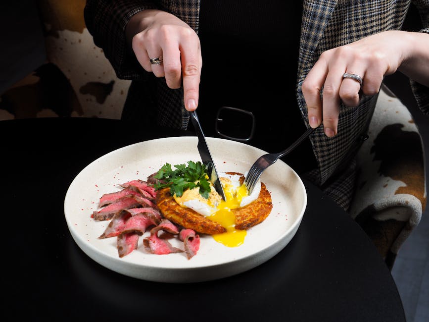 Corned beef hash med posjerte vaktelegg