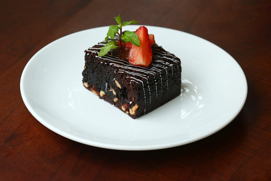 Fruktkake-brownie med krydret appelsinlikør og hvit sjokolade