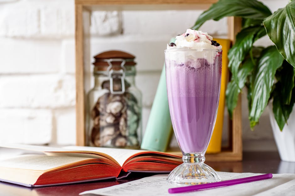 Svart bringebær-milkshake med krem
