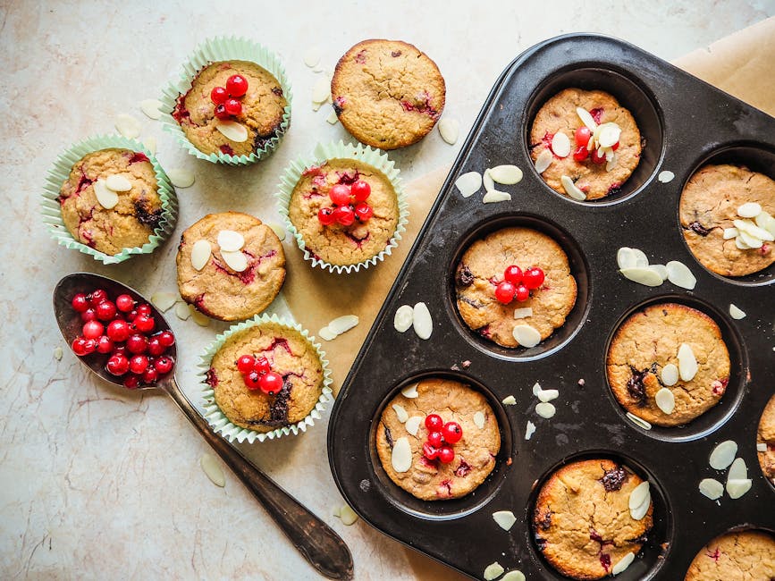 Saftige kirsebær- og mandelmuffins