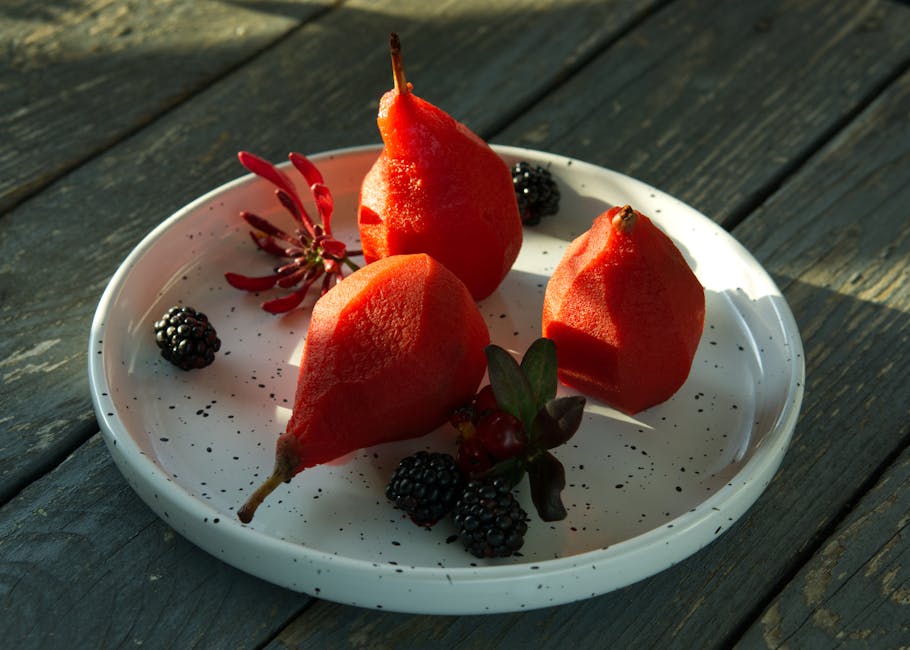 Rødvinskogte pærer med pistasjfyll