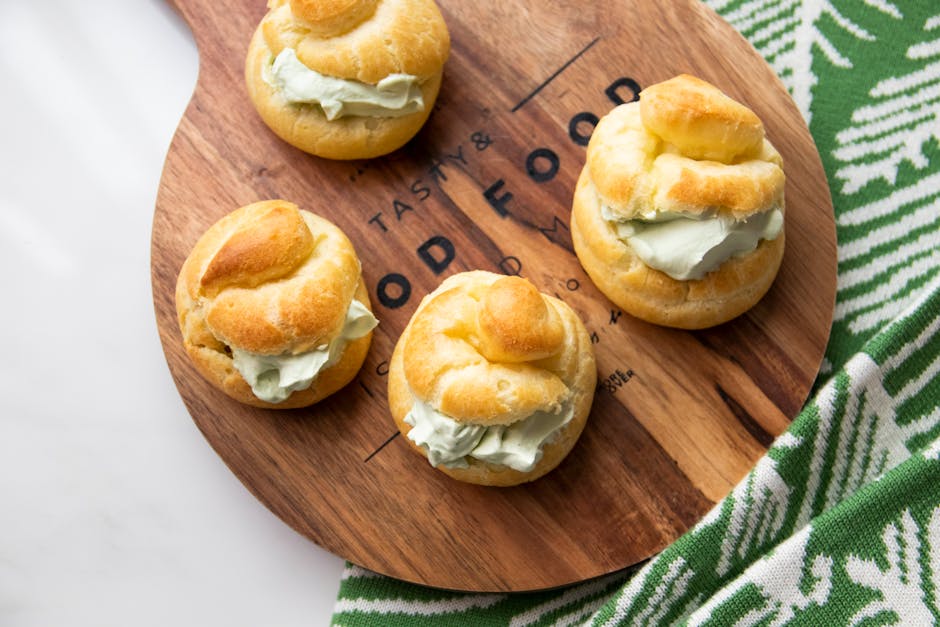 Profiteroles med krem og eplegelé