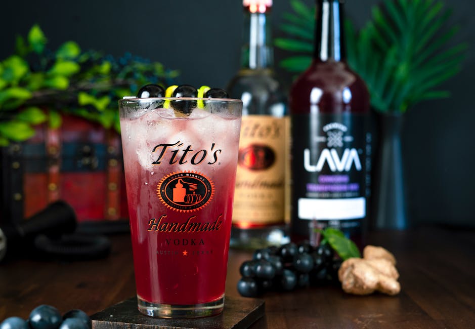 Hibiskus- og sitrusdrikk med vodka