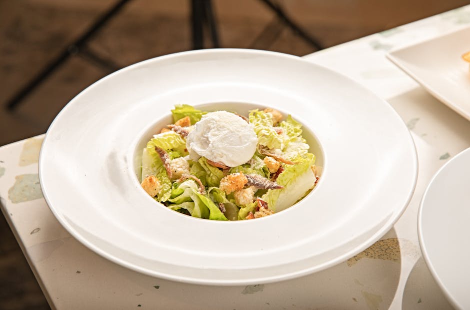 Klassisk caesarsalat med hjemmelaget dressing