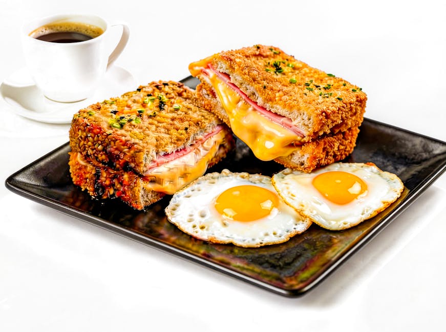 Croque Big Daddy med jalapeño og ostesaus