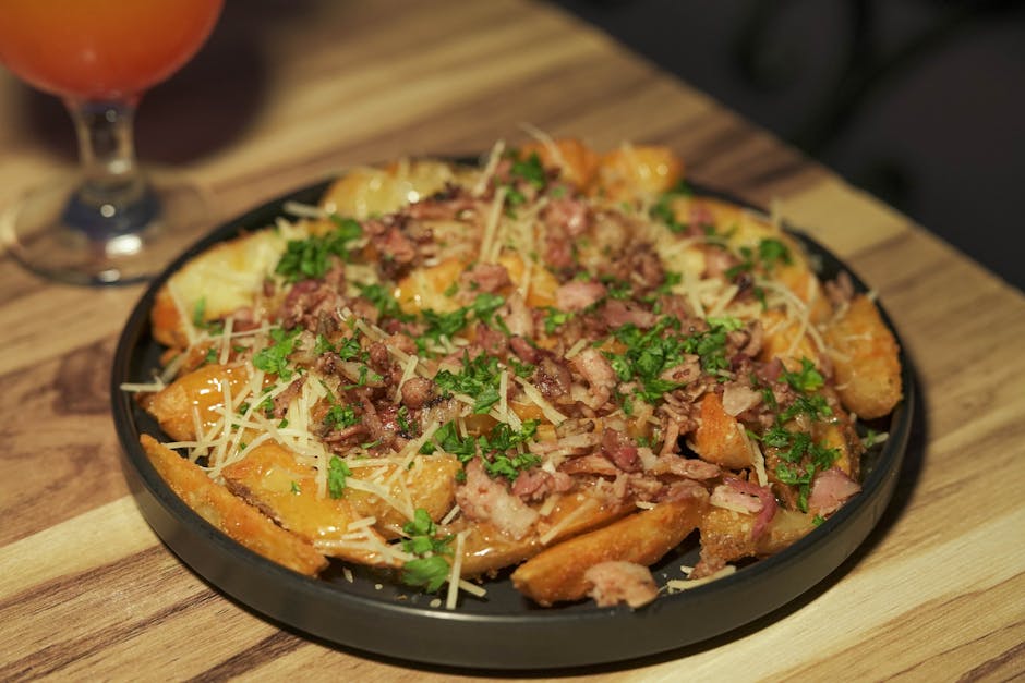 Potetpizza med hvitløksmos og bacon