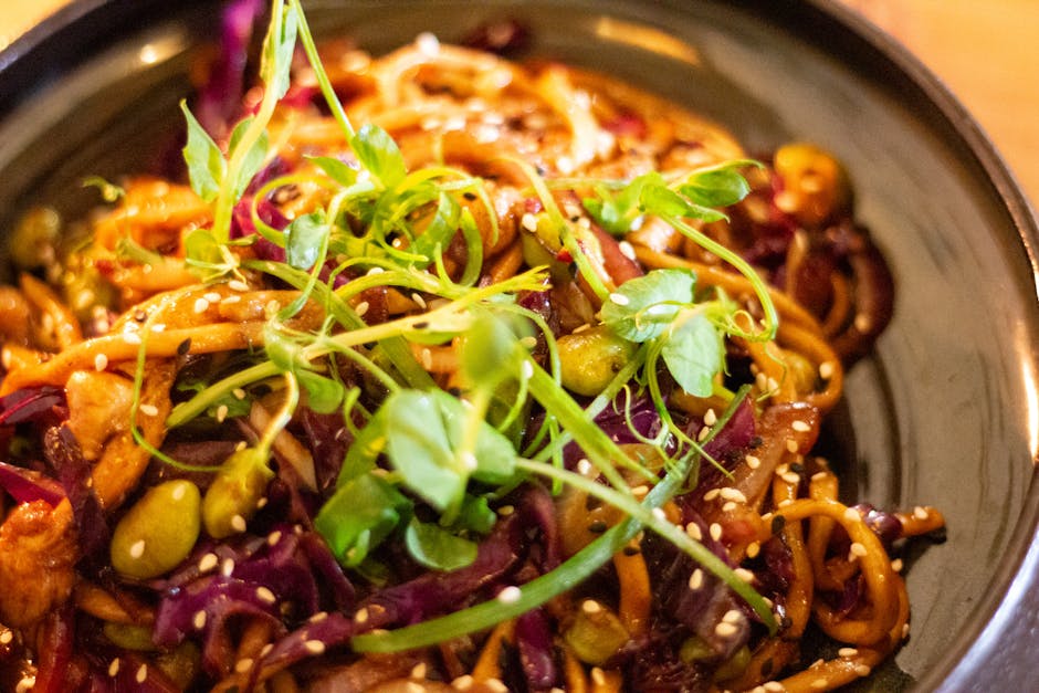 Sunn og smakfull sobasalat med honning- og soyadressing