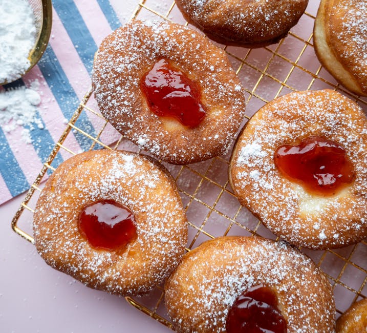 Jelly Doughnuts med jordbær-rabarbrasyltetøy