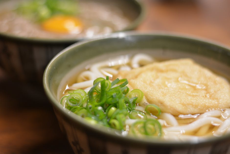 Stekt tofu med krydret ingefærsuppe og nudler