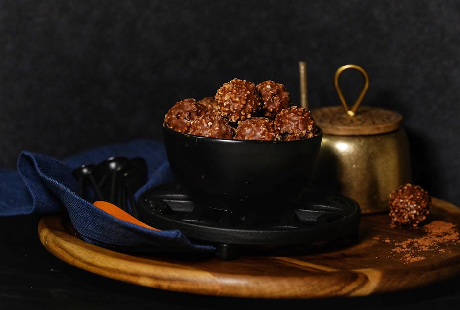 Peanøttsmørkuler med sjokolade og øyne