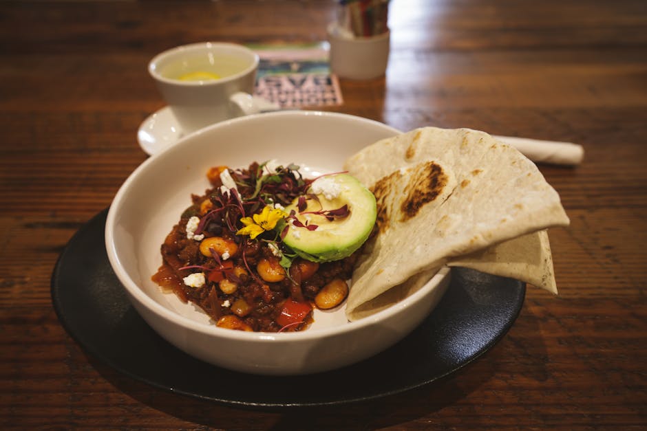 Lam- og svartbønnechili med tilbehør