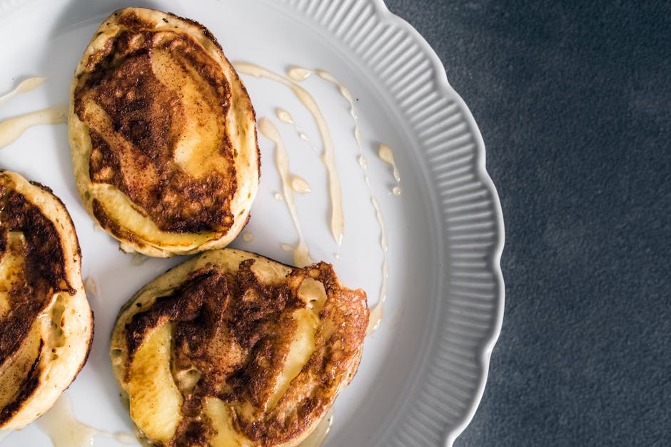 Kanelhavrepannekaker med honning- og eplekompott