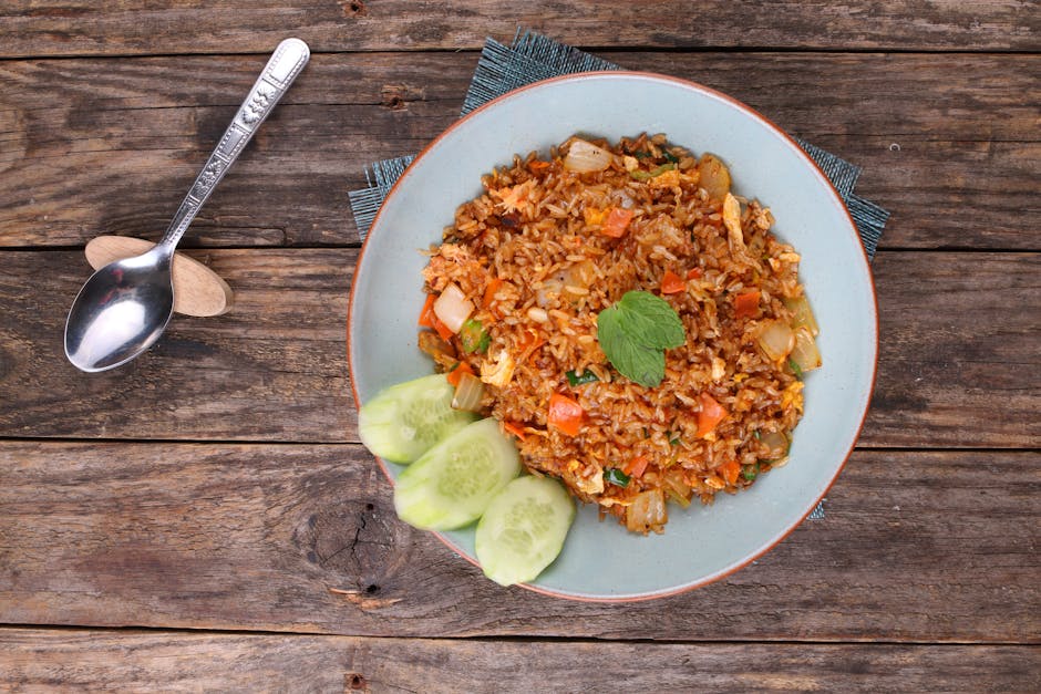 BBQ-svinekjøtt stekt ris med grønnsaker