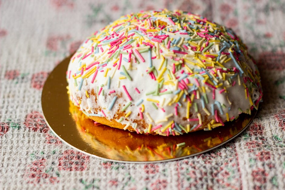 Fødselsdagskake med sprø risbiter og marshmallowglasur