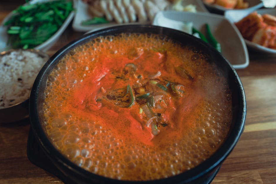 Koreansk tunfisk- og kimchigryte (Kimchi Jjigae)