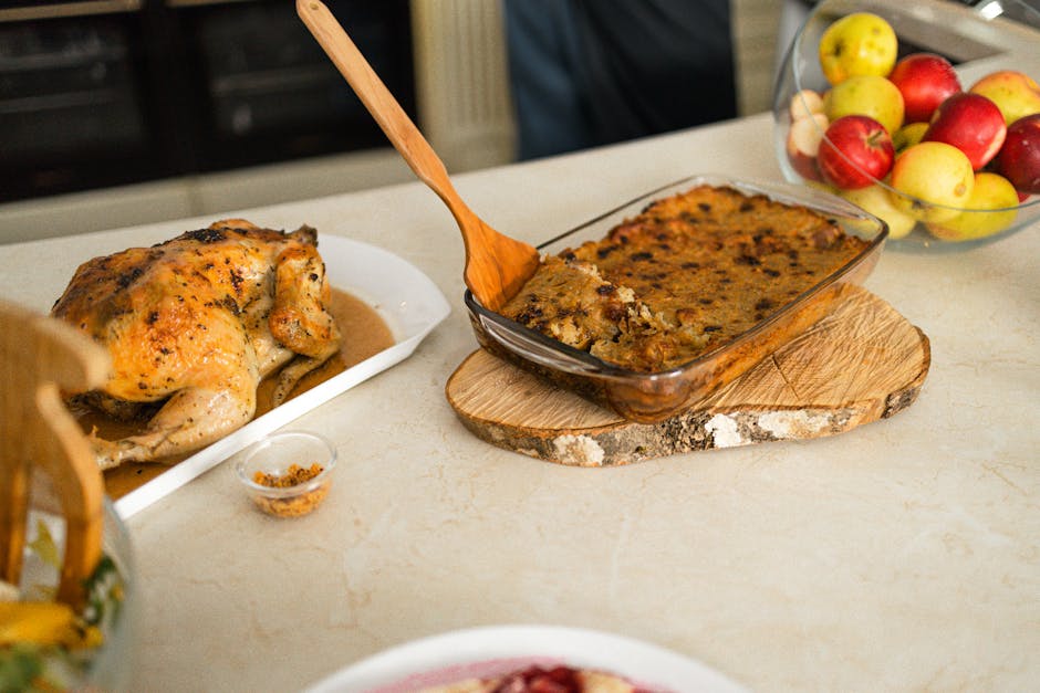 Pølse- og maisbrødfylling med pære og urter