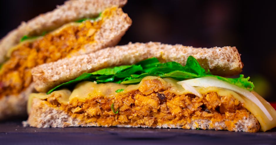 Kylling- og mangosandwich med karri