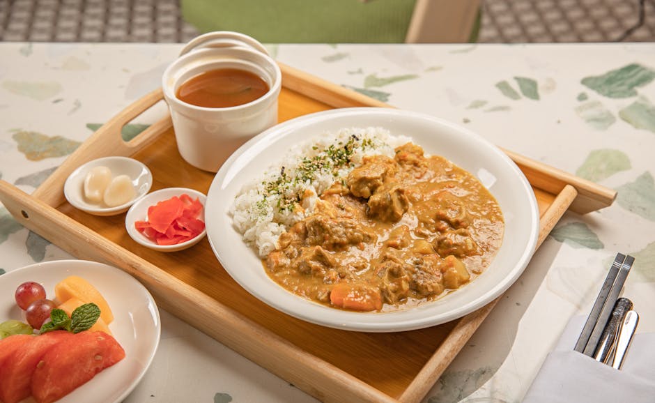 Enkel kyllingcurry med frukt og ris