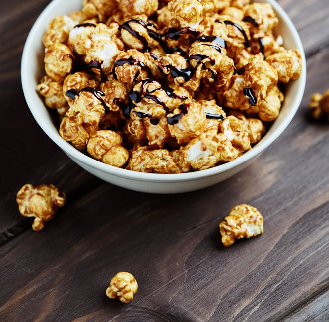Karamell- og peanøttklynger med popcorn