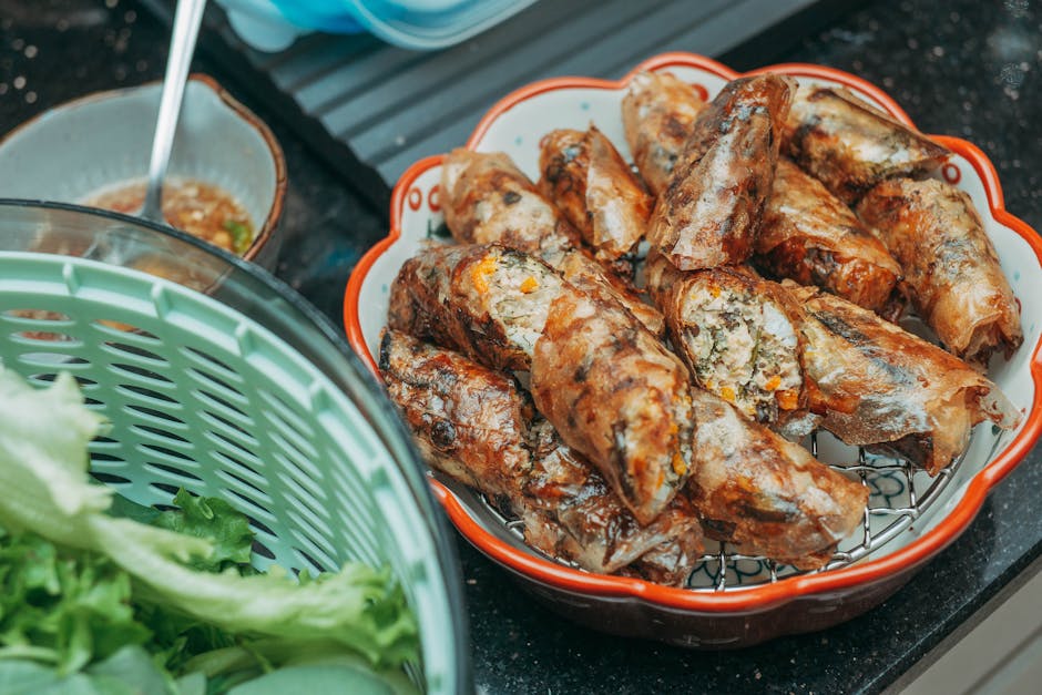 Vietnamesiske sprø vårruller med svinekjøtt og reker