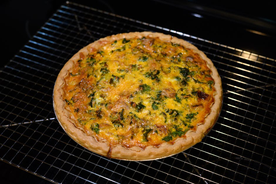 Quiche med skinke og sveitserost i butterdeig